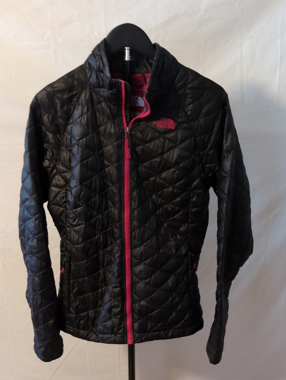The North Face ThermoBall Quilted Puffer Jacket - Black/Pink Ribbon Edition S/P